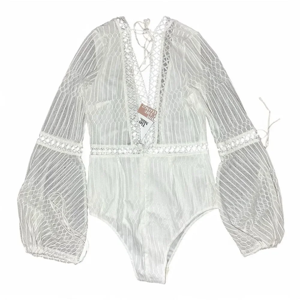 Tiger Mist Alaska White Crochet Lace Bell Sleeve Bodysuit – NWT Size M